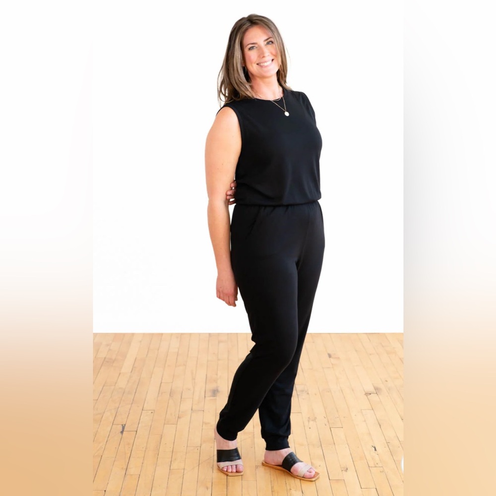 NWT Amalli Talli Jumpsuit Jogger In Black Size Small